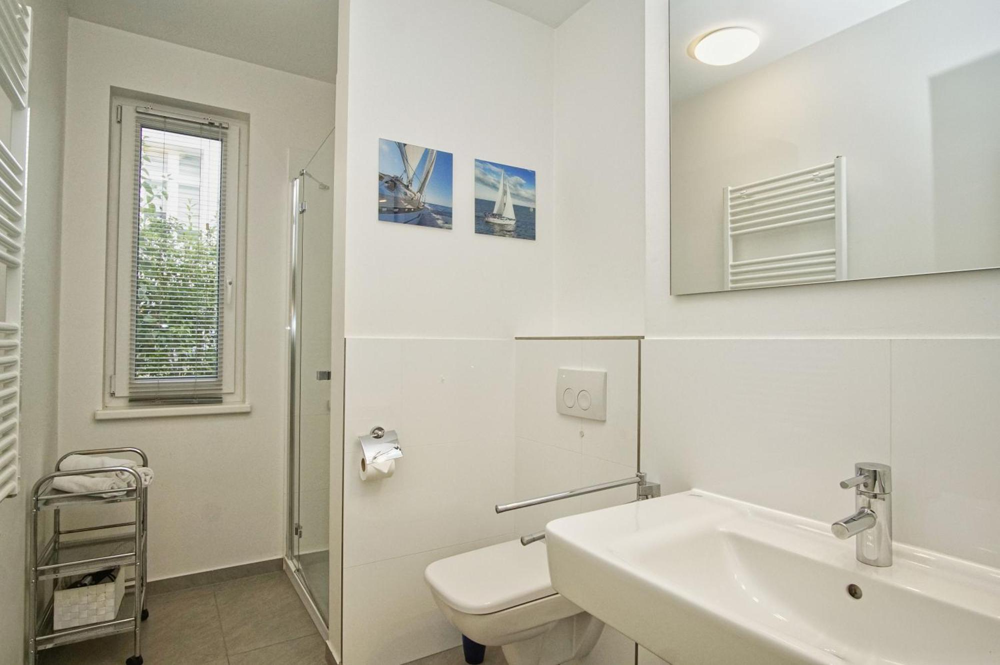 Terrasse, Gratis Nutzung Vom Ahoi Erlebnisbad Und Sauna In Sellin - Villa Antje Fewo 04 Goehren  Exterior foto